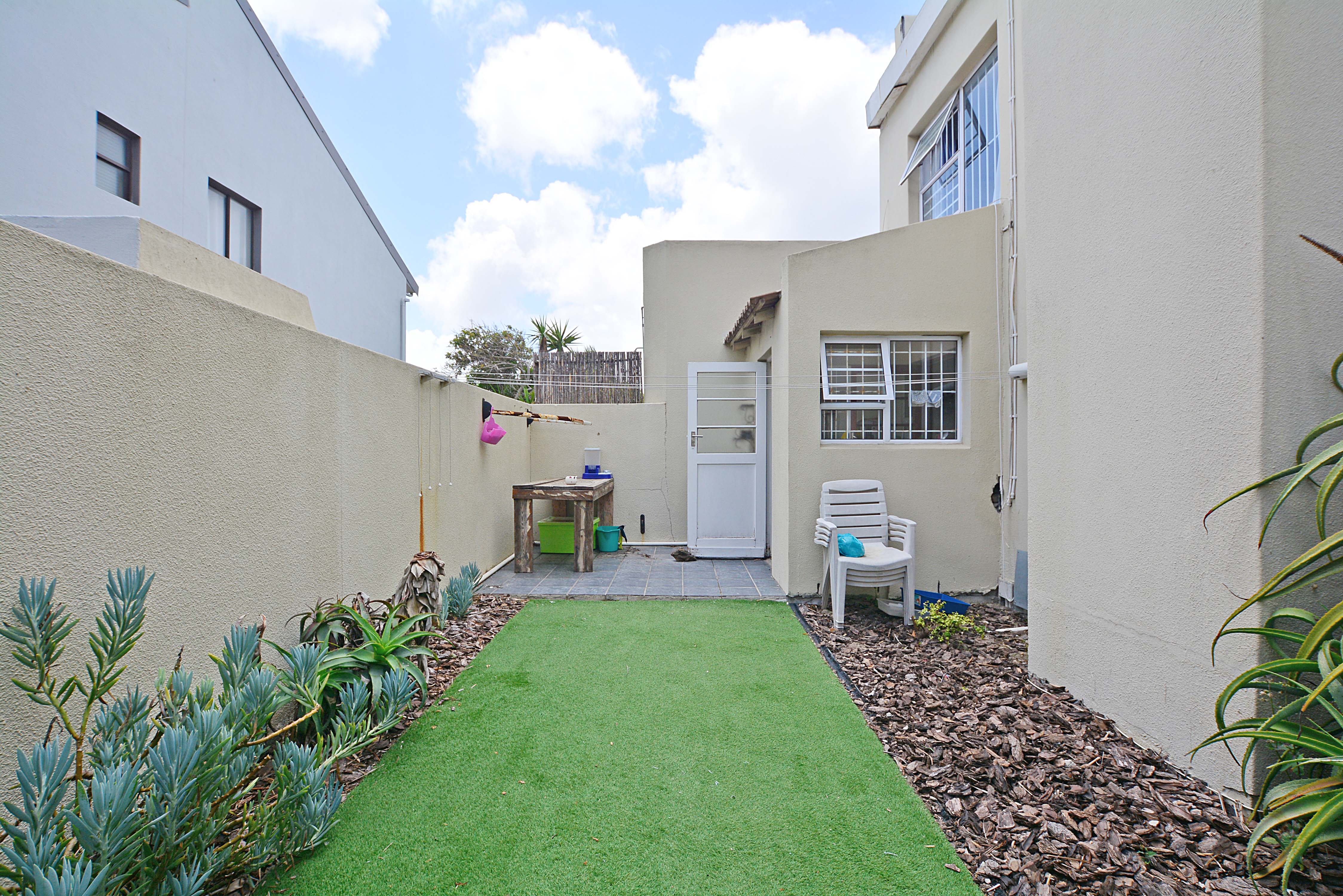 2 Bedroom Property for Sale in Waves Edge Western Cape